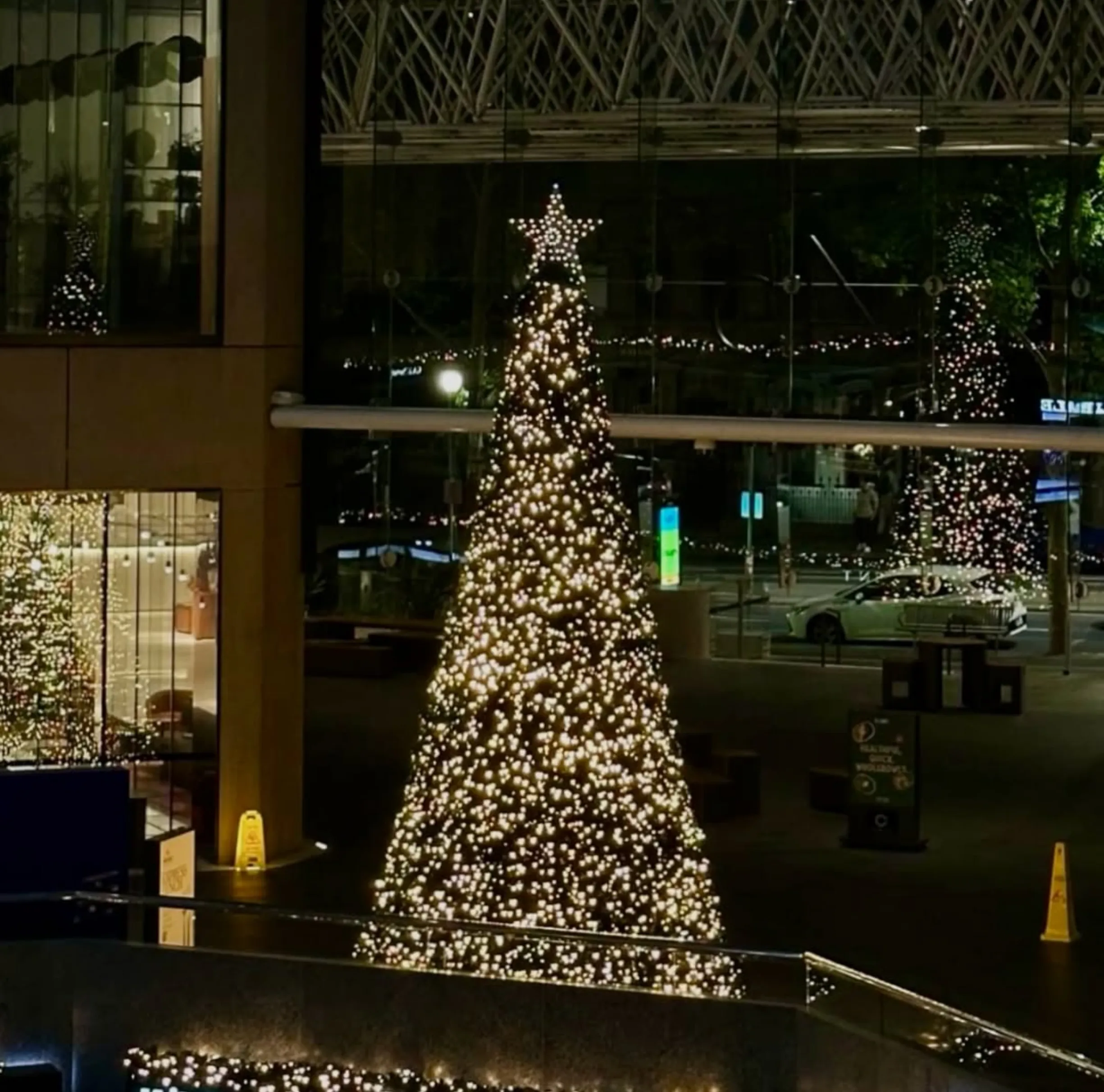 is melbourne good on christmas day alone