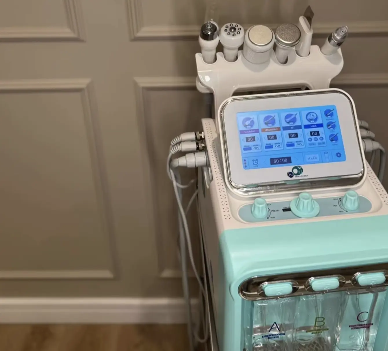 where is hydrafacial located